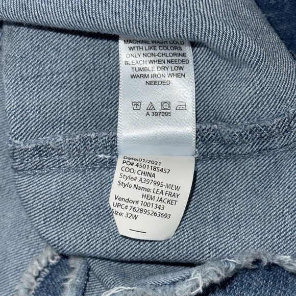 LOGO by Lori Goldstein Lea Denim Jacket with Frayed Edges - Picture 9 of 13